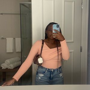 Off the shoulder long sleeve. 💕 Pastel Pink